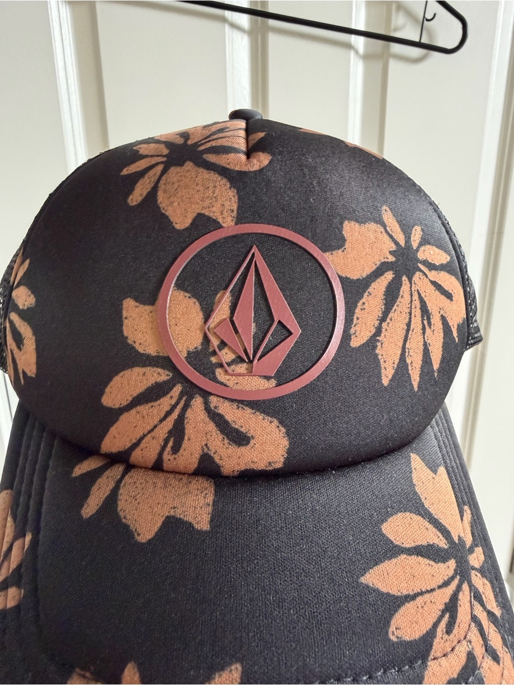 Volcom snap back hat new - Picture 2 of 3